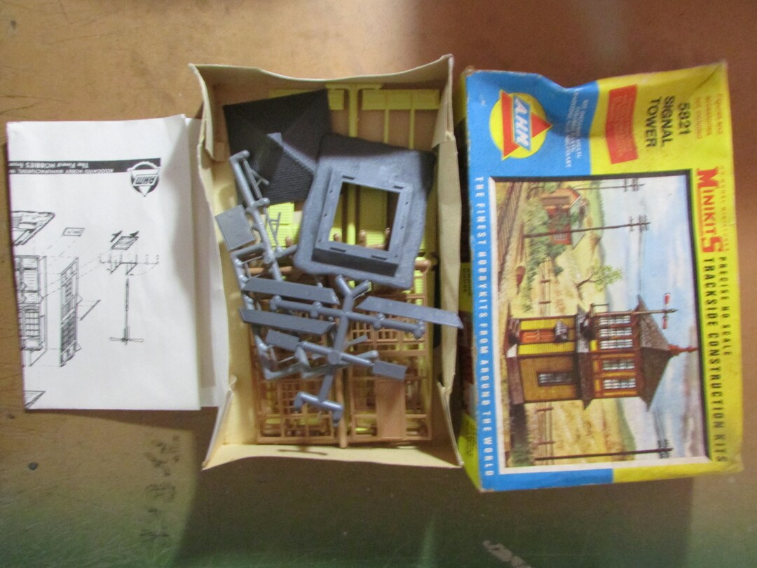 Vintage AHM 5821 Signal Tower Minikits Trackside Construction Kits HO