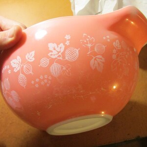 Vintage Pyrex Pink Gooseberry Cinderella 4 Quart Mixing Bowl #444 Nice Free USA Shipping