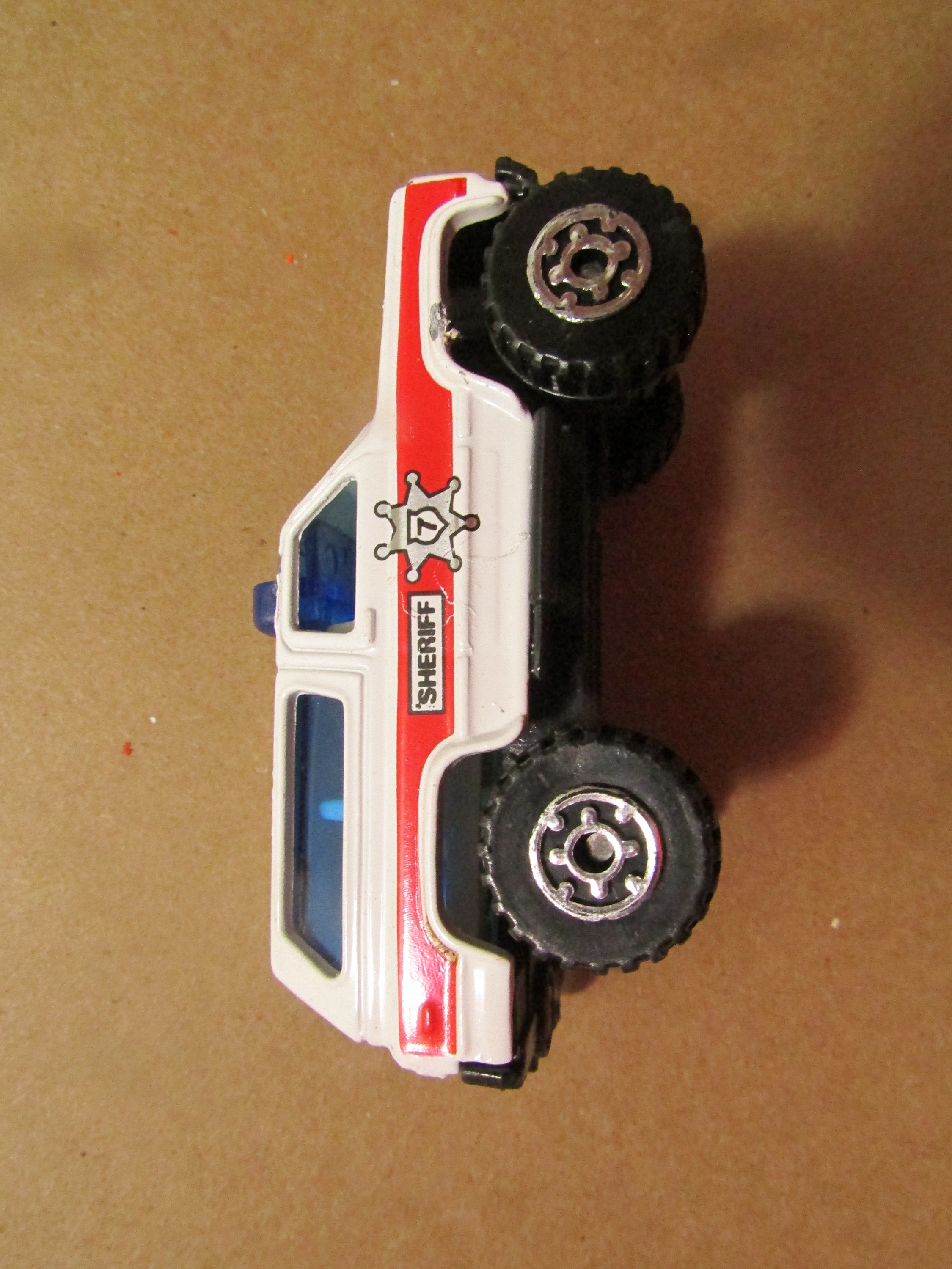 Matchbox 4X4 Chevy Blazer Sheriff White 1/64 Die Cast Free USA