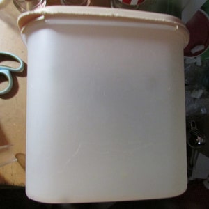 Lot 162: (3) Vintage Tupperware Containers