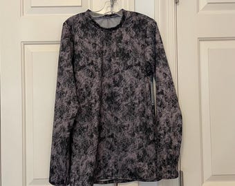 Boys' figure Skating Shirt: Black Abstract Print, Size 12/14