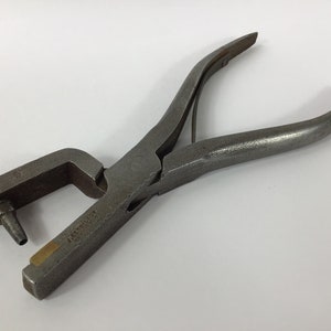 Leather Hole Punch, Revolving Turning Rotary Leather Belt Hole Puncher  Pliers Hand Tool, Heavy Duty Punch 5/64 Inch to 3/16 Inch 
