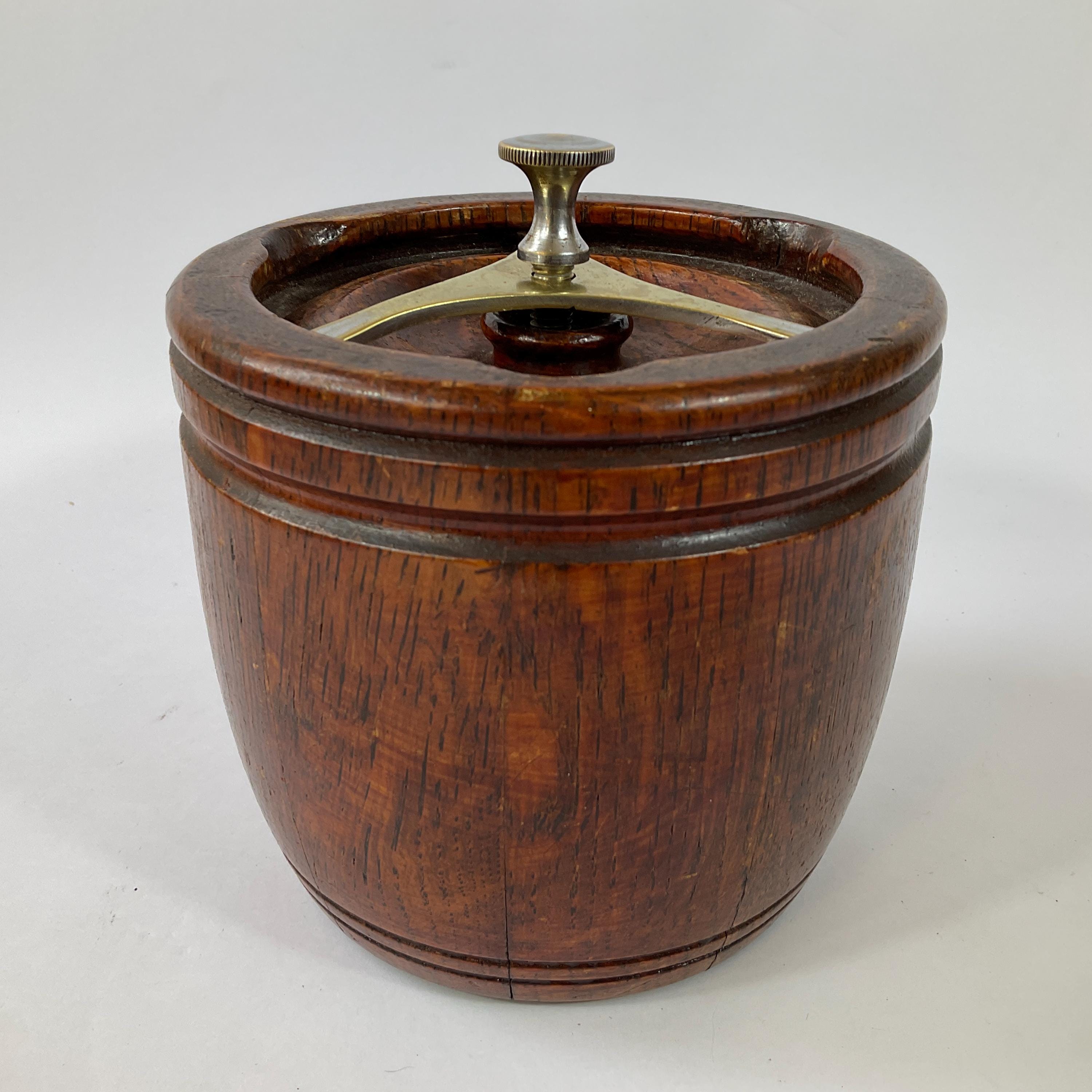 tobacco barrel ageing in rum barrels: a distinctive touch to our cigars White American oak barrels are all about infusing deep Pipe Tobacco Processing Methods