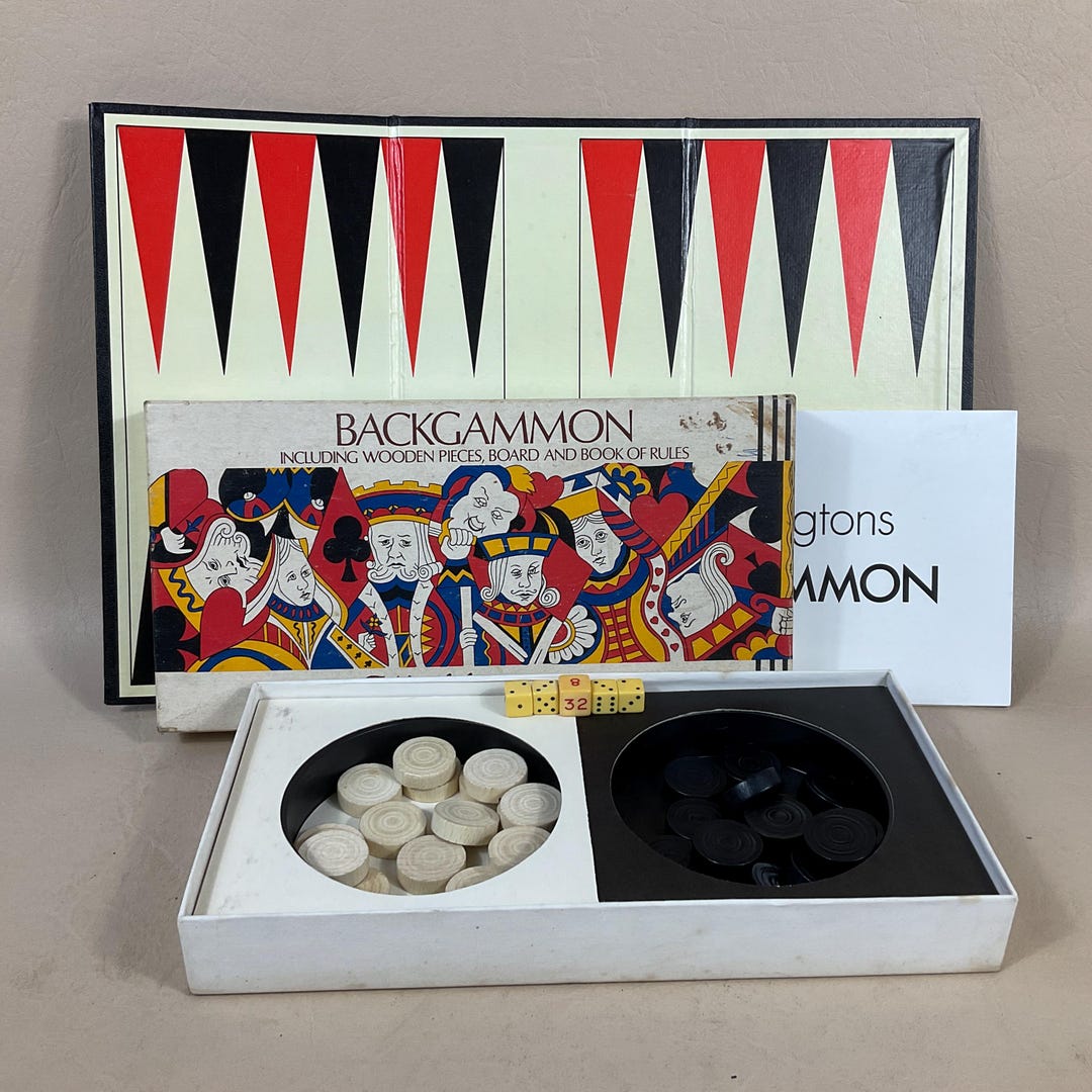 Waddingtons Leeds Compact Backgammon Set by Waddingtons of Leeds C1975. Gambling Games ...