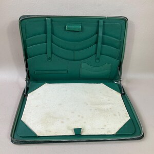 Grande astuccio da viaggio in pelle, anni '50 circa. Custodia retrò per iPad o tablet. Cartella porta-corrispondenza vintage. Accessori/regali di metà secolo.