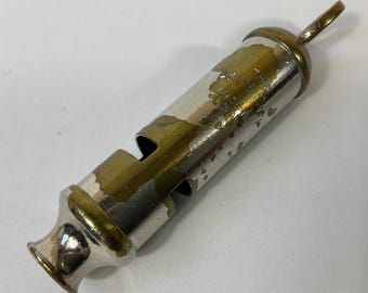 THE ACME THUNDERER, beau sifflet ancien WW2, sifflet police, acme thunderer