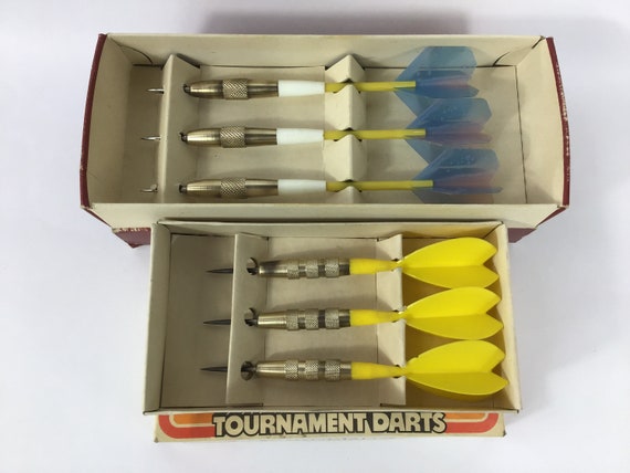 Set di freccette da torneo professionali M-Y degli anni '60 x 2. Freccette  in ottone retrò.