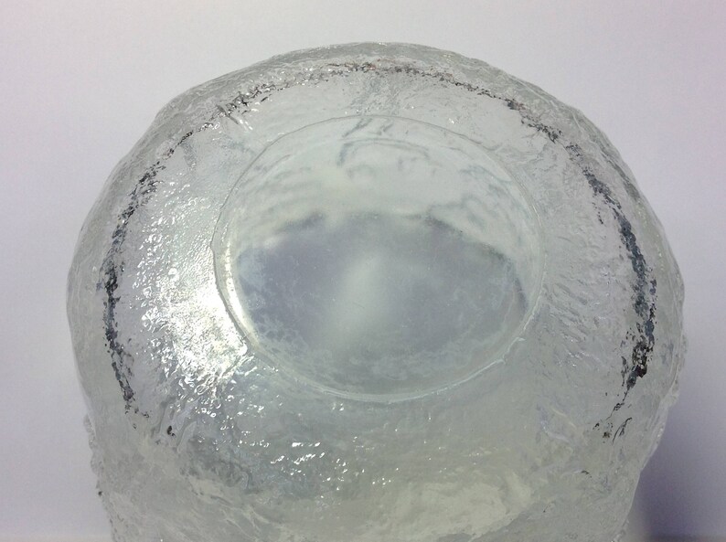 Kosta Boda „Rhapsody“ Skål von Kjell Engman. Mittlere Größe. Handgemachte Kristallschale. Retro schwedischer Kristall. "Rhapsody" Schale von Kosta Boda Glass. Bild 7