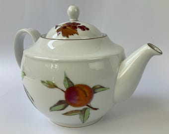 Royal Worcester Evesham-Malvern Porcelain Tea Pot c1970s. Mid Century Modern English Tea Ware Gifts. Retro 2.5 Pints Summer Fruits Teapot.