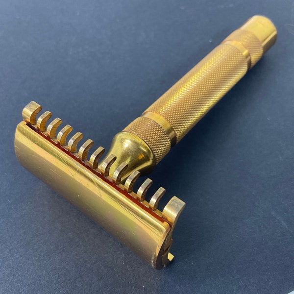 Gillette Gold New Type Long Comb DE Razor c1935 From The Red & Black Set. Common Bar Handle. Men's Retro Shaving Gifts. Rare Safety Razors.