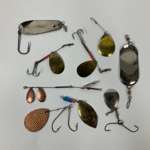 9 x Vintage American Fishing Lures & Spinners c1940s-50. Fishing or Angling Accessories. Bass-Salmon-Sea Fish Lures. Retro Fishing Tackle.