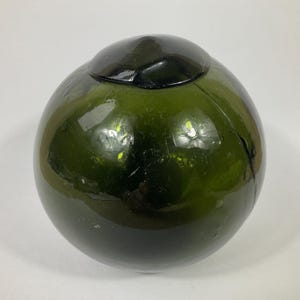 Ancien flotteur de filet de pêche en verre, anglais, des années 1870. Verre Sunderland. Rétro Maritime-Pêche-Décoration de bord de mer-Cadeaux. Flotteur de pêche en verre victorien.
