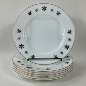 1 plato llano retro JAJ Pyrex de vidrio opalino con diseño de copos de nieve negros y detalles dorados, década de 1960. Gaiety Range Pyrex con diseño de copos de nieve negros. Cocina-comedor retro.