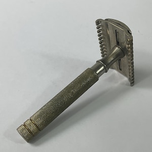 Maquinilla de afeitar Gillette 7 o’clock New Type Flat Back, c. 1930. Afeitado tradicional para hombre. Maquinilla de afeitar DE de peine largo y abierto. Regalos de afeitado retro para hombre.