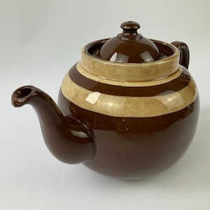 ALB “Brown Betty” Staffordshire Potteries theepot, circa 1930. Retro Engelse terracotta theepot. Cadeau met theeservies voor thuisgebruik. Keuken- en eetkamerdecoratie.