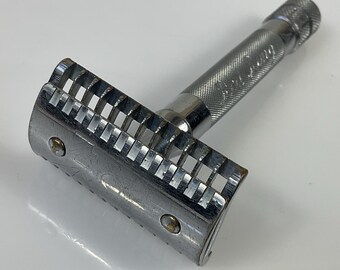 1930s James Neill Eclipse Red Ring Razor. Men&#39;s Shaving. James Neill Red Ring. Eclipse Red Ring. Antique DE Safety Razors. Shave Den Razor.