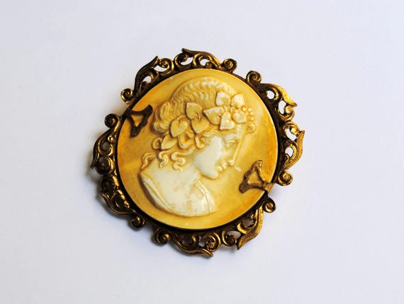 CELLULOID. Antique French Brooch - image 2