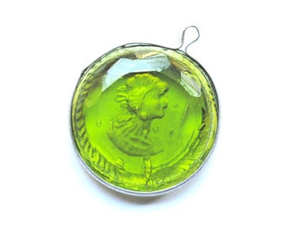 Pendentif en verre antique