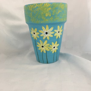 Sky blue-yellow daisies design/Flower Pot/Plant lover/Garden/Hostess Gift/Flower Pot Art/Windowsill/Office DecorHand Painted