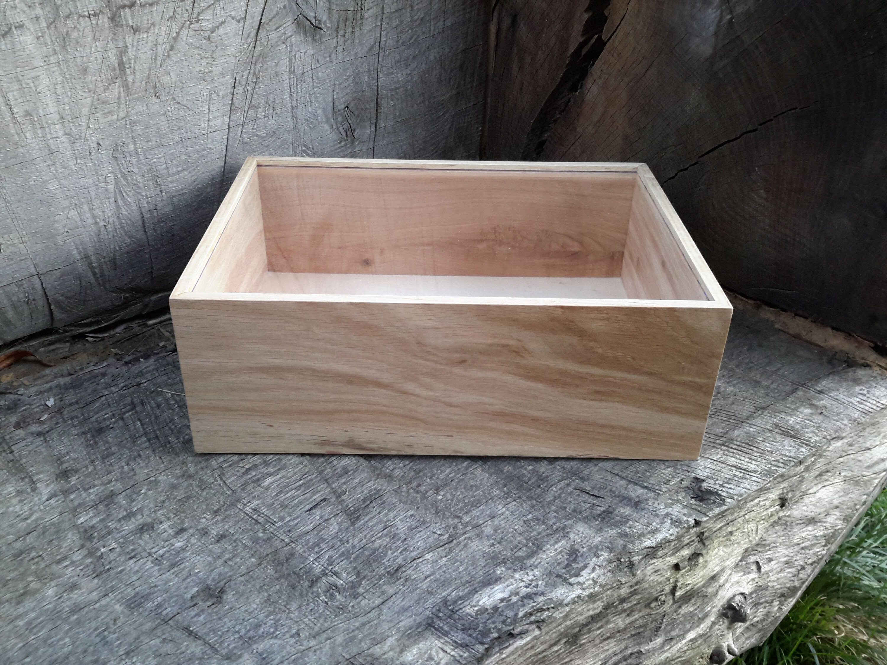 Coffret en Chêne, Format A4, Couvercle Plexi Coulissant. Fabriqué sur Commande