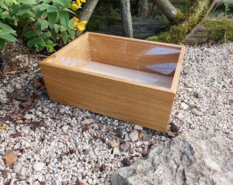 Caja de roble con tapa corredera de plexiglás. HECHO A LA MEDIDA