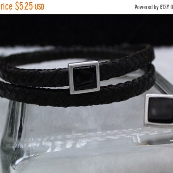 25% OFF Beautiful Zamak Black Onyx Spacer Bead For 10x6mm Licorice Leather - Antique Silver - Z5793 - Qty 1