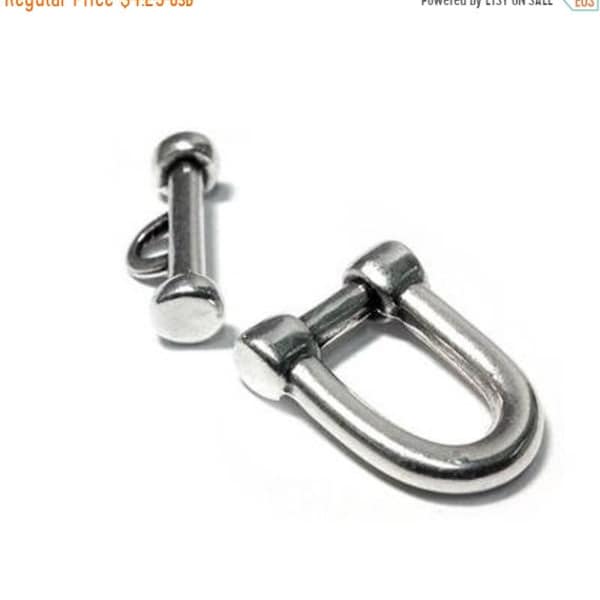 25% OFF Two Pc Horseshoe / Toggle Clasp For 5mm Flat Leather Cord Antique Silver C1259 Qty 1