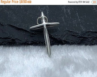 25% OFF Beautiful GENUINE 925 Sterling Silver Pendant - Cross - Qty 1 - SS69