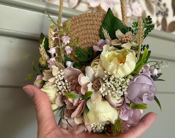 Mini sac à bandoulière pour demoiselles d'honneur : accessoire décoratif pour tenue de fête, sac à main rond crème décoré de fleurs en soie - sac à bandoulière floral délicat