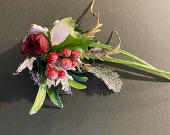 Woodland Berry Hair Clip: Festive Floral Hair Slide
