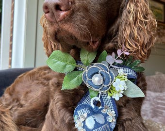 Corsage de mariage pour collier de chien : bague sécurité coeur, ruban à carreaux bleu marine