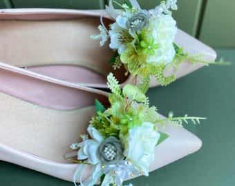 Pince à chaussures florale : décoration de chaussures de mariage bohème