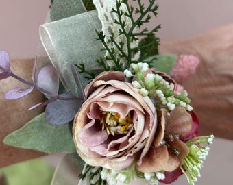Corsage cheveux chouchou poignet, chouchou fleurs en soie, chouchou hiver en fourrure, élastique pour cheveux bruns duveteux avec des fleurs pour l'ambiance bohème hivernale