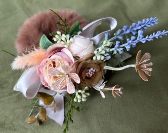 Corsage cheveux chouchou poignet, chouchou fleurs en soie, chouchou hiver en fourrure, élastique pour cheveux bruns duveteux avec des fleurs pour l'ambiance bohème hivernale