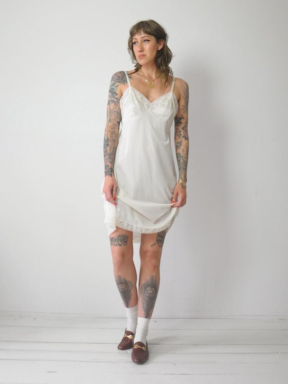 Nuisette en dentelle ivoire des années 80 France