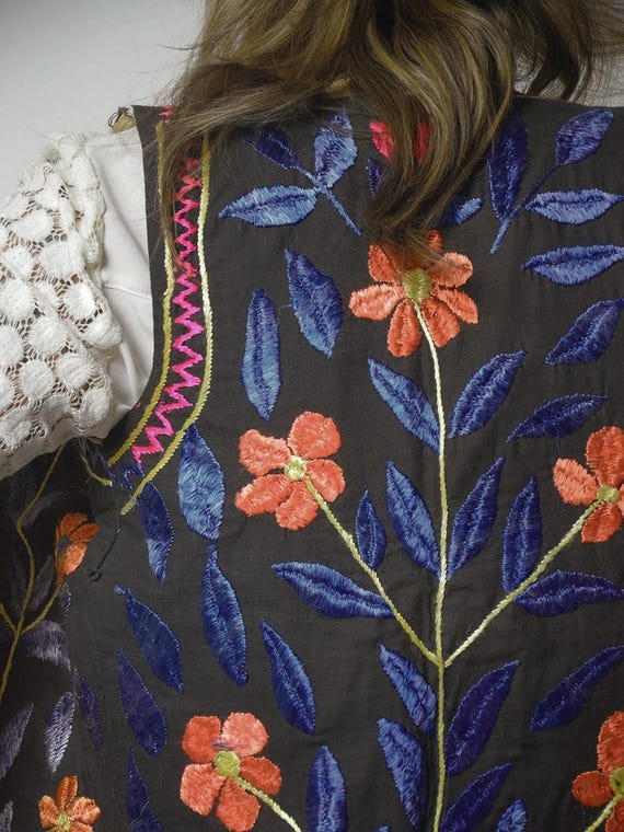 1960's Hungarian Matyo Embroidered Vest - image 10