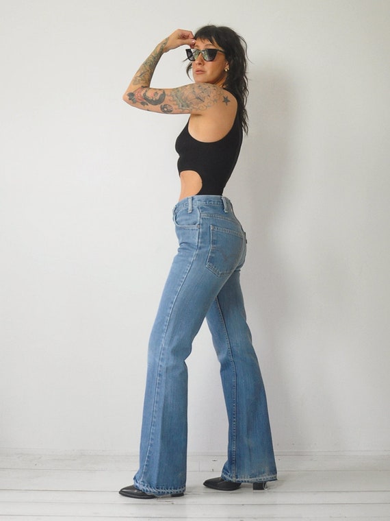 1970's Flared Levi's Jeans 32x35 - image 4