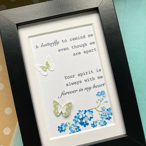 Geschenk für Vergissmeinnicht und Schmetterlinge. 5 x 7 Zoll großes gerahmtes Kunstwerk - Regenbogenfarbwahl