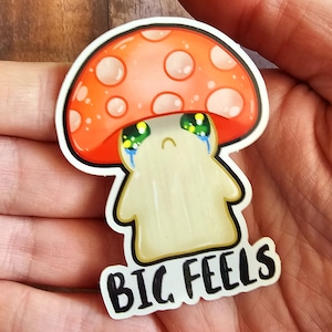 Sticker en vinyle Champignon mignon Cottagecore Big Feels | Design original pour bouteilles d'eau, agendas, ordinateurs portables | Anime Chibi Forêt Goblincore