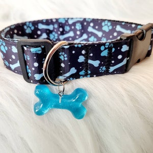 LAST CHANCE Blue and black bone choker collar | Cute blue resin glitter bone and paw puppy cosplay collar adjustable