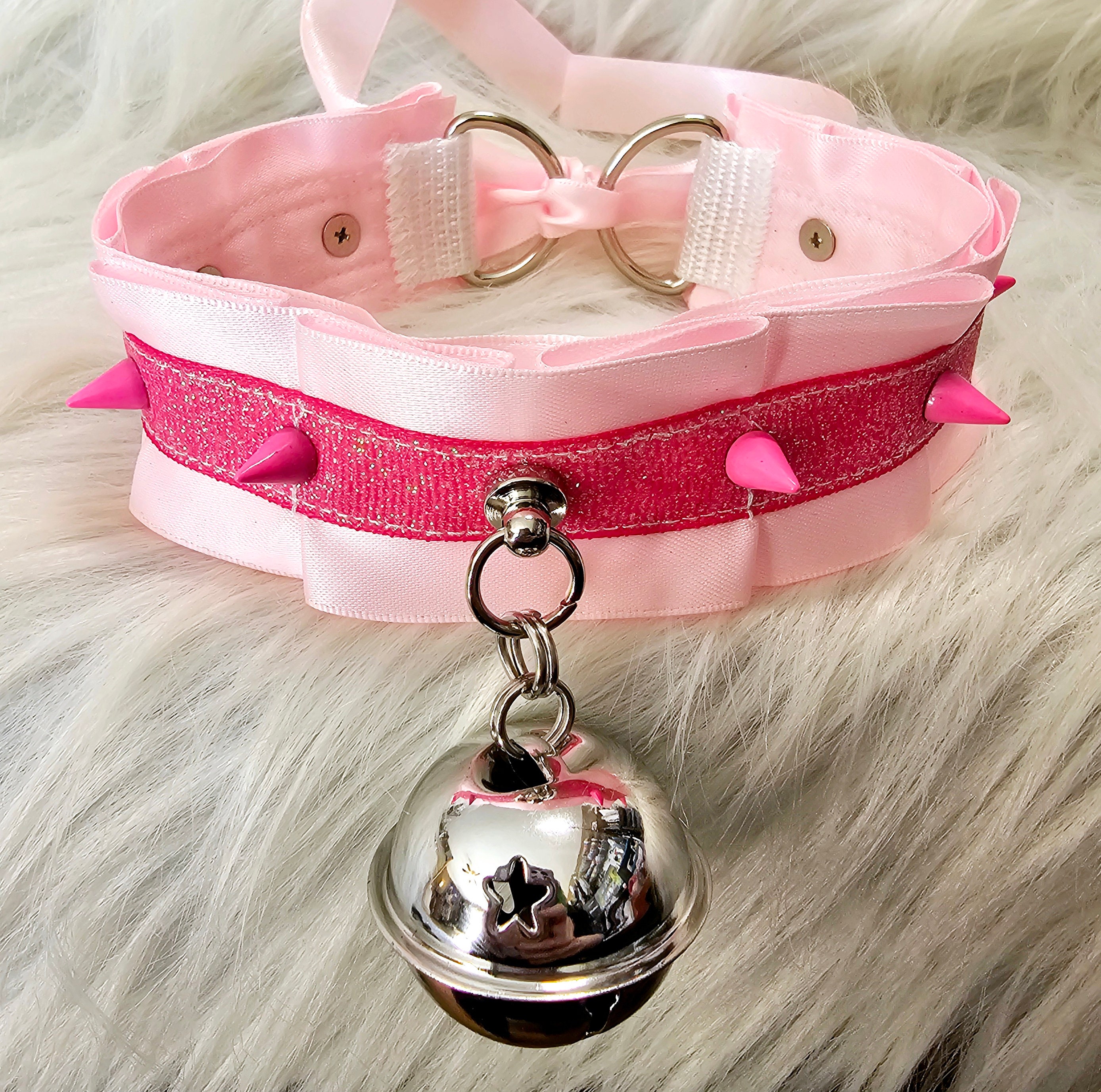 Pink collar with bell sale
