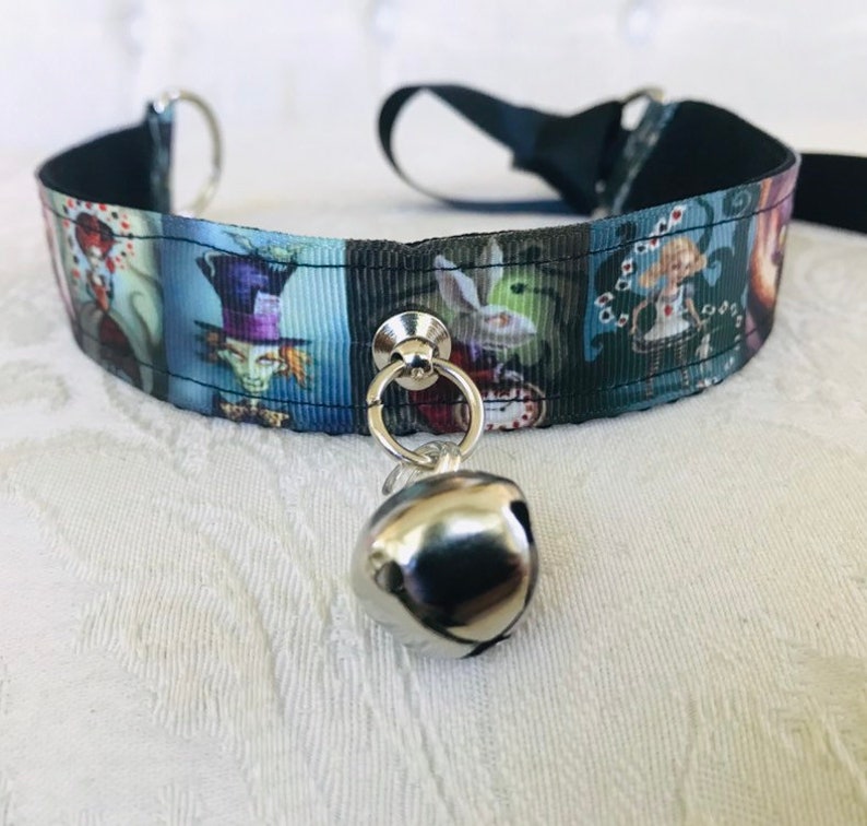 Alice in Wonderland kitten play collar 13 inches
