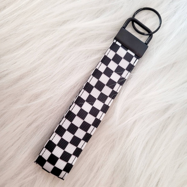 Emo Checkerboard Keychain Wristlet - Black and White Checker Egirl Accessory - Y2K Gift for Her - Keys Finder - Emo Friendship Gift