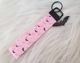 Pastel goth kawaii keychain keyfob lanyard bat moon stars pink purple