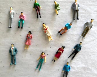 Miniature People 35 mm figurines for models, DYI and more, scale 1:50