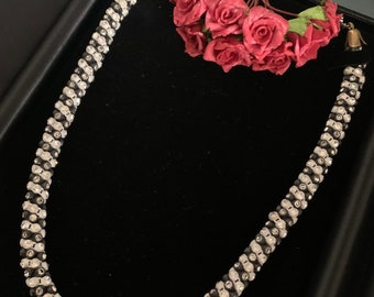 Art-Deco-Perlenhalskette, Frühe Harz-Kunststoff-Halskette, klare Strasshalskette, Vintage-Halskette, schwarz-weiße Perlenkette