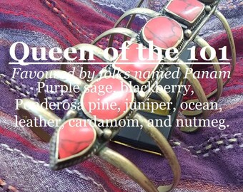 Queen of the 101 (purple sage, blackberry, Ponderosa pine, juniper, ocean, leather, cardamom, nutmeg)