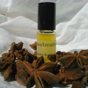 Conman fragrance, for use with white suits (chamomile, blueberry, muguet)