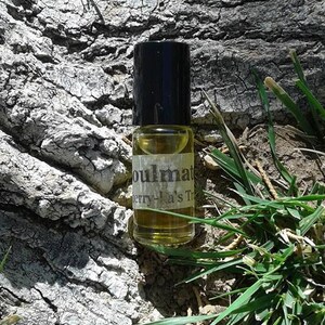 New Moon fragrance (oakmoss, labdanum, Black Mission fig)