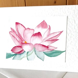 Lotusblumen-Karten - Wunderschöner handgefertigter Aquarelldruck für einen besonderen Geburtstag - Blumensymbol der Widerstandsfähigkeit